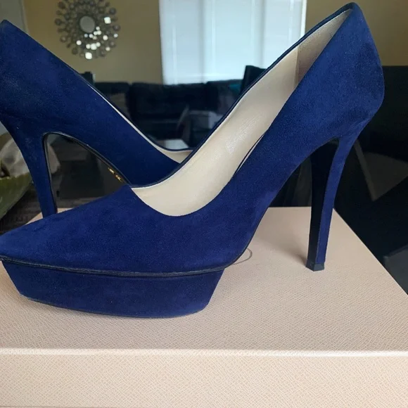 Prada Pumps - Picture 2 of 4